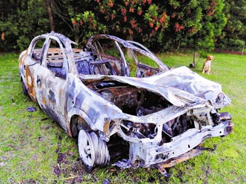 Estado en que quedó el Corsa (foto clarin.com)