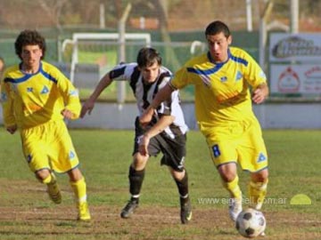 Un partido que empezó a definir el campeonato (foto: Gesell al dia.com