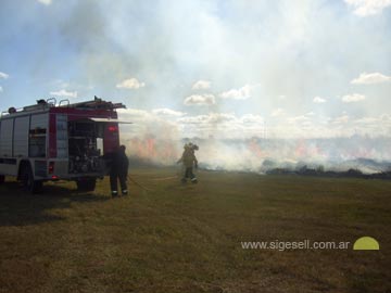 Bomberos Voluntarios: festejaron su día exhibiendo sus capacidades