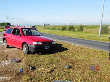 El automovil no sufrió daños maores: una evidencia de la falta de cinturones de seguridad?