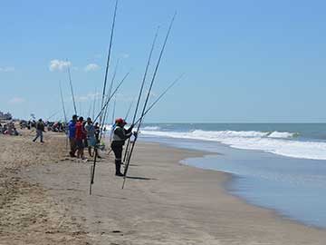 La familia acompañó a los pescadores en un excelente dia
