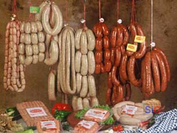 el salado o el ahumado de las piezas de carne son insuficientes para matar al parásito