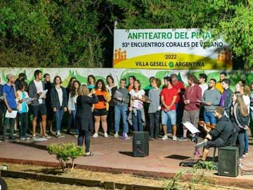 Los Encuentros Corales en un anfiteatro natural único (foto archivo verano 2022)