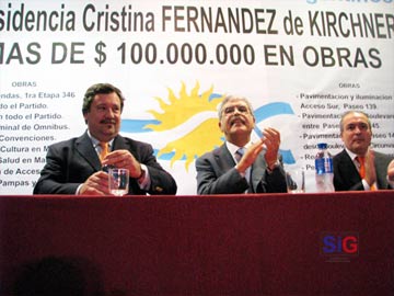 Erneta con De Vido y José  Lopez, el dia del anuncio de la obra