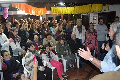 Baldo habla ante el salón colmado del Espacio Juntos por el Cambio