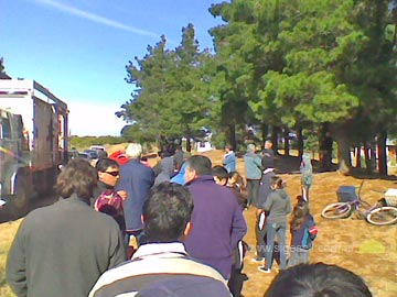 a la cola para esperar la garrafa la hicimos en la Plaza de Monte Rincón