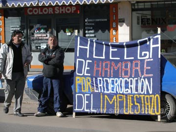 Carlos Fernandez y vecinos autoconvocados que lo acompañan