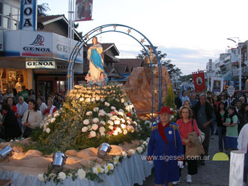 Una vista de la Imágen de la Virgen, durante la procesión del año 2009