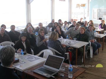 Una vista de la reunión de trabajo, con la presencia de muchos geselinos