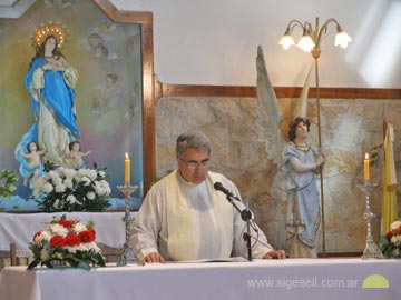 Parroco Miguel Lelong y una suspensión poémica