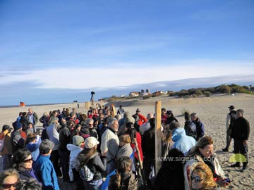 Una imágen del reclamo vecinal para impedir que se alambre la playa