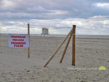 Playa cercada: asi estaba Mandalay el año pasado