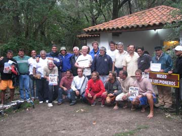 Los presentes posan para la foto (Imágen de Prensa MVG)