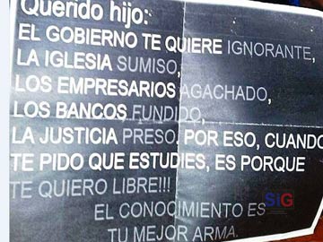 Un cartel en las redes sociales y la opinión de Juan Oviedo