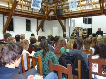 Una vista de la presentación en la Biblioteca Rafael Obligado