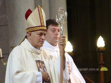 El Obiso Puiggari al final del oficio (foto J. Ciuró)