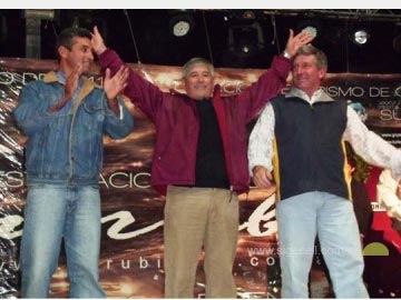 La alegría de Jose Luna, junto a Luis Garra, en el escenario mayor de la fiesta