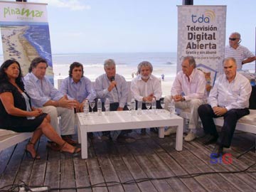 Altier y Erneta durante la presentción de la nueva estacion de Television